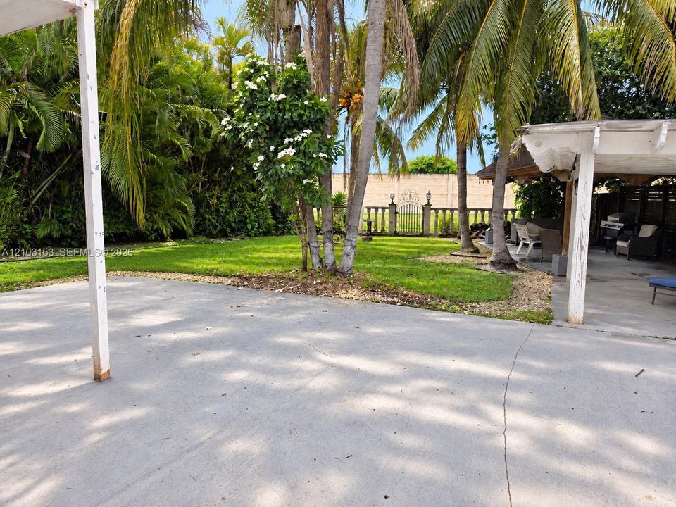 En Venta: $630,000 (3 camas, 2 baños, 1430 Pies cuadrados)