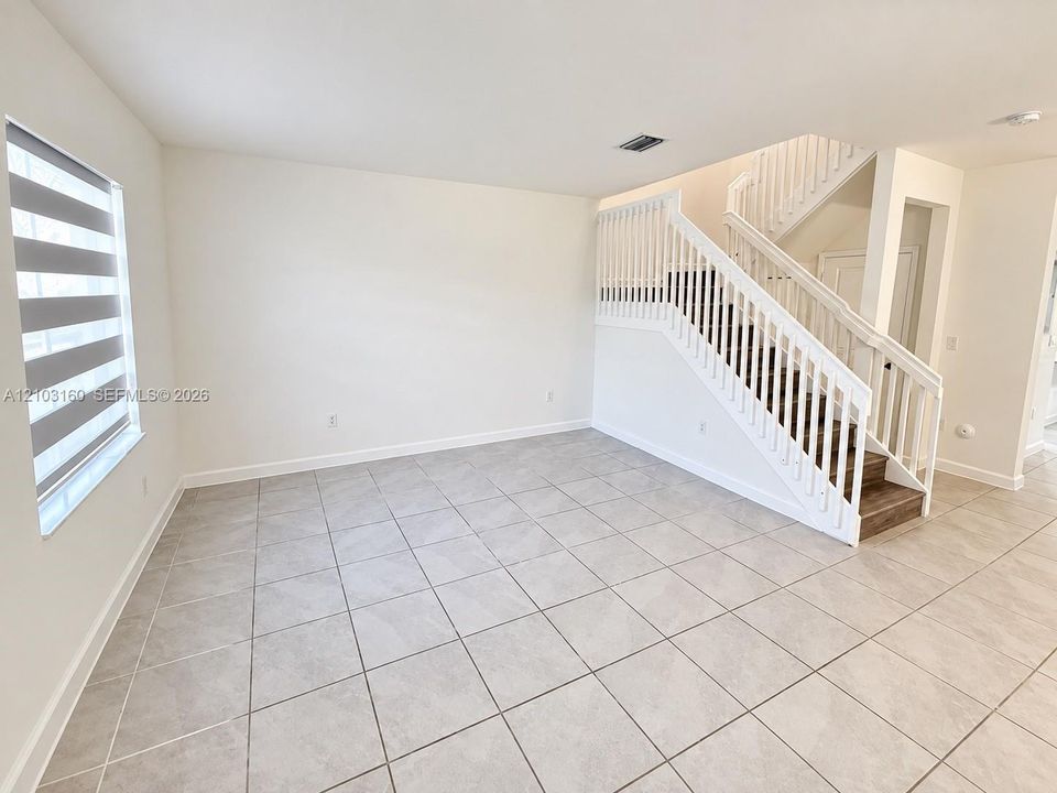 For Rent: $2,700 (3 beds, 2 baths, 1539 Square Feet)