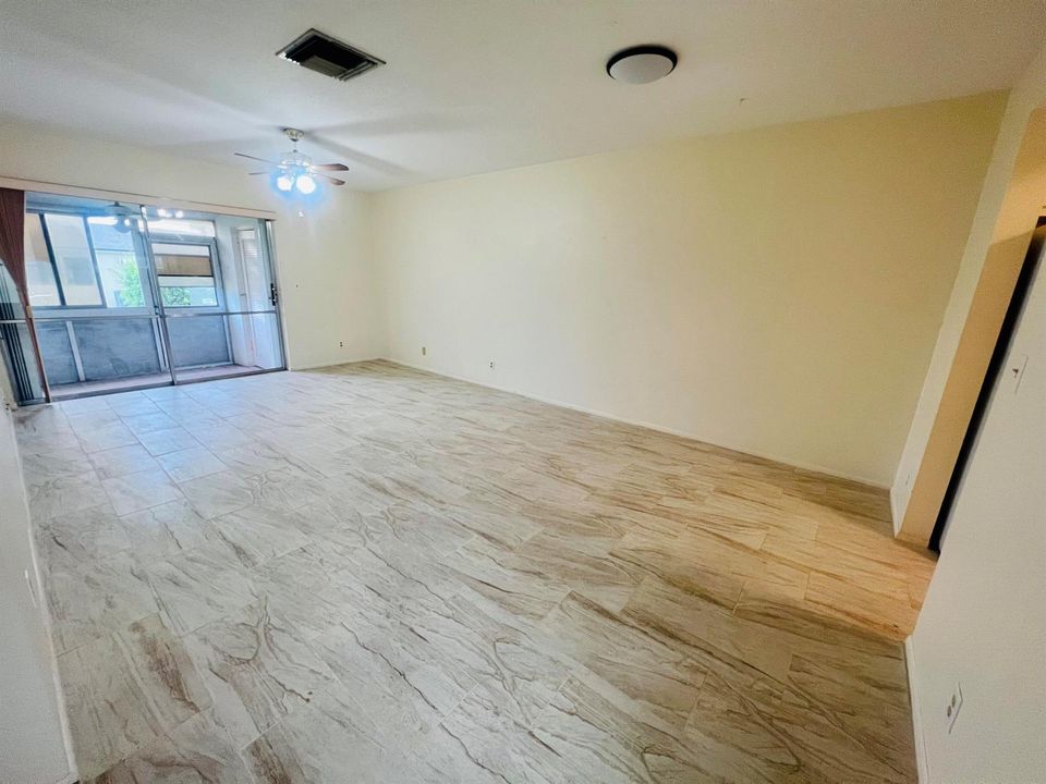 Living room/ Dining Room