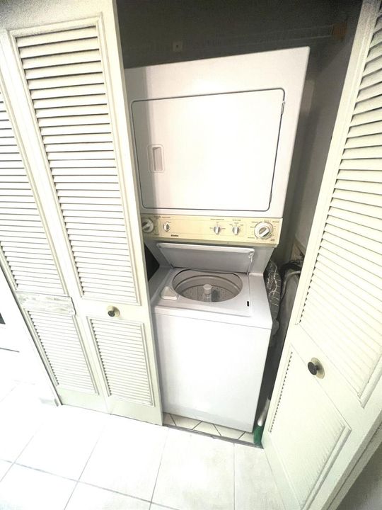 480 NW 76th Ave. #307 - Washer-Dryer