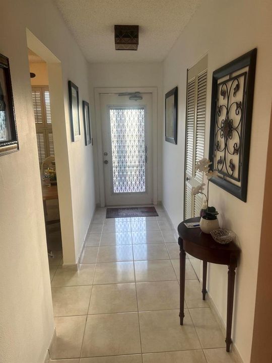 480 NW 76th Ave. #307 - Foyer