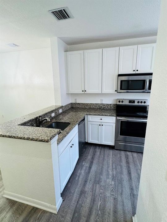 1942 NE 5th Street (3)
