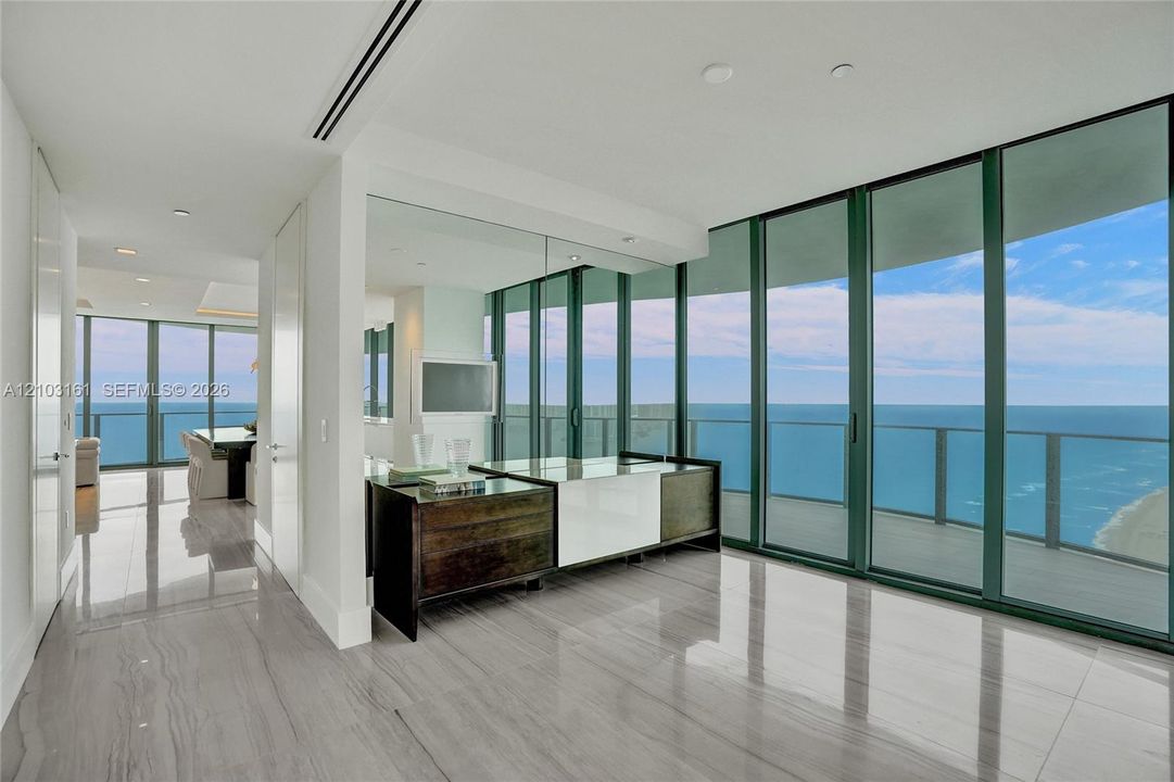 For Sale: $12,200,000 (3 beds, 5 baths, 4992 Square Feet)
