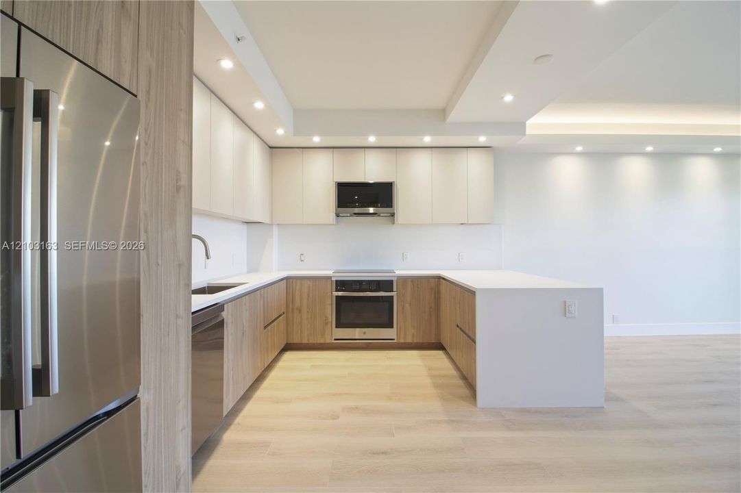 На продажу: $1,890,000 (2 спален, 2 ванн, 1532 Квадратных фут)