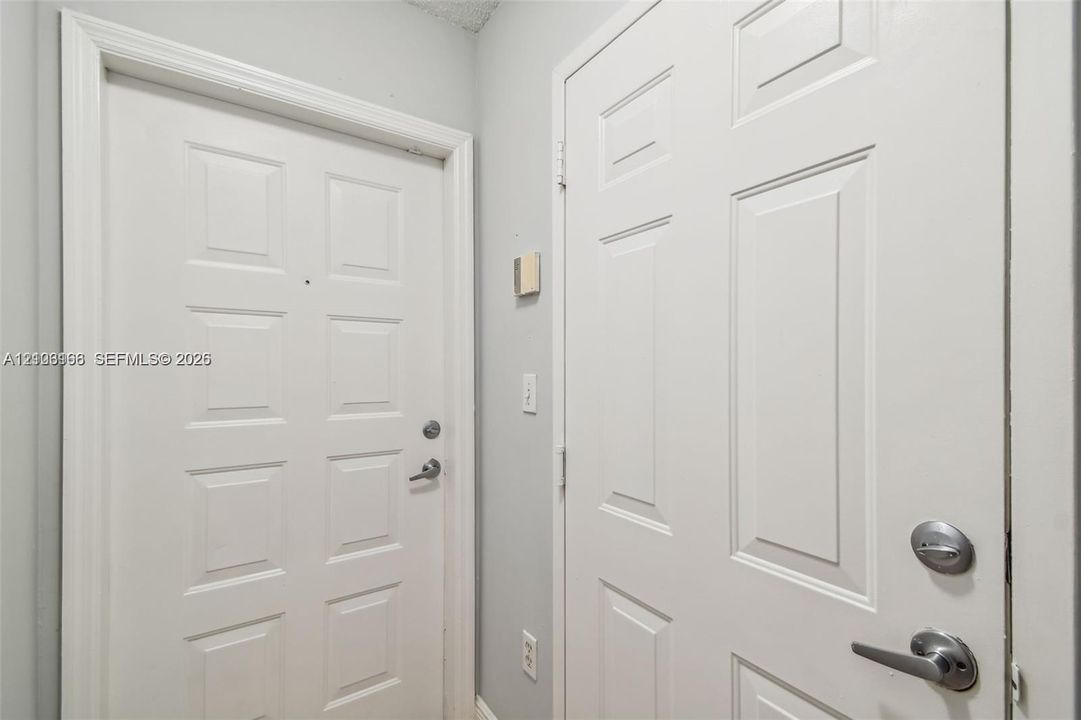 En Venta: $315,000 (1 camas, 1 baños, 859 Pies cuadrados)