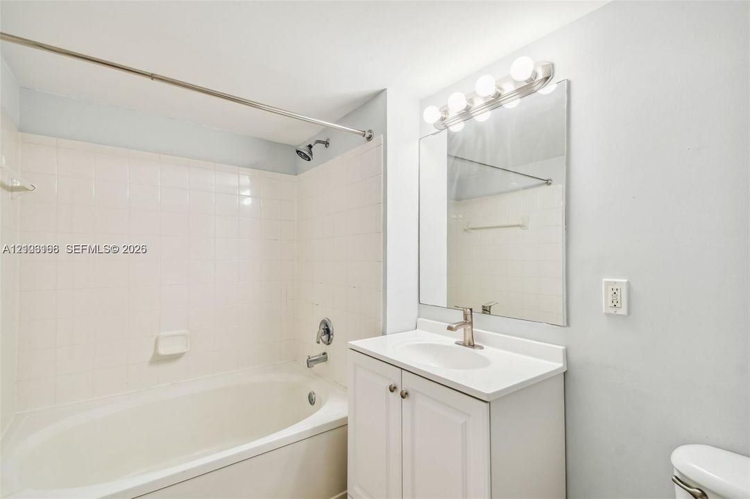 En Venta: $315,000 (1 camas, 1 baños, 859 Pies cuadrados)
