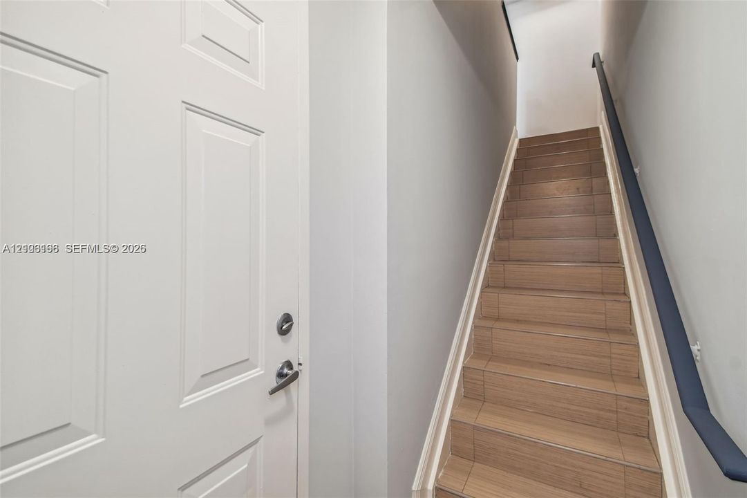 En Venta: $315,000 (1 camas, 1 baños, 859 Pies cuadrados)