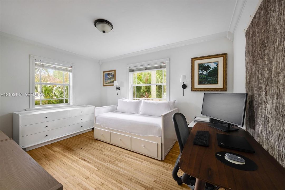 В аренду: $6,800 (3 спален, 2 ванн, 1726 Квадратных фут)