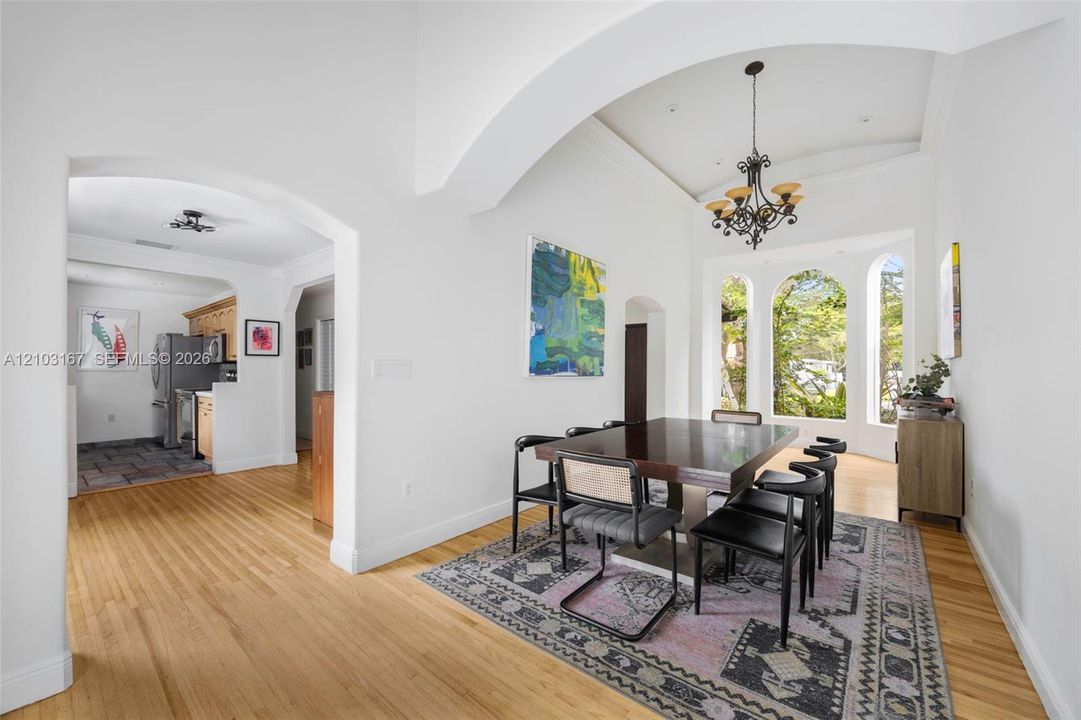 В аренду: $6,800 (3 спален, 2 ванн, 1726 Квадратных фут)