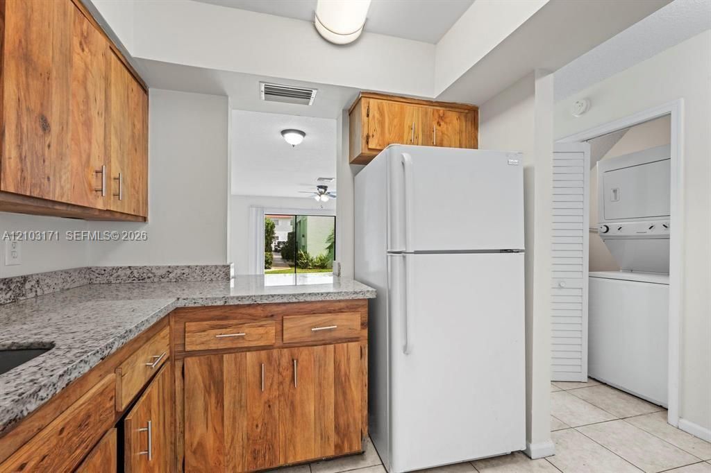 For Rent: $2,400 (2 beds, 1 baths, 0 Square Feet)