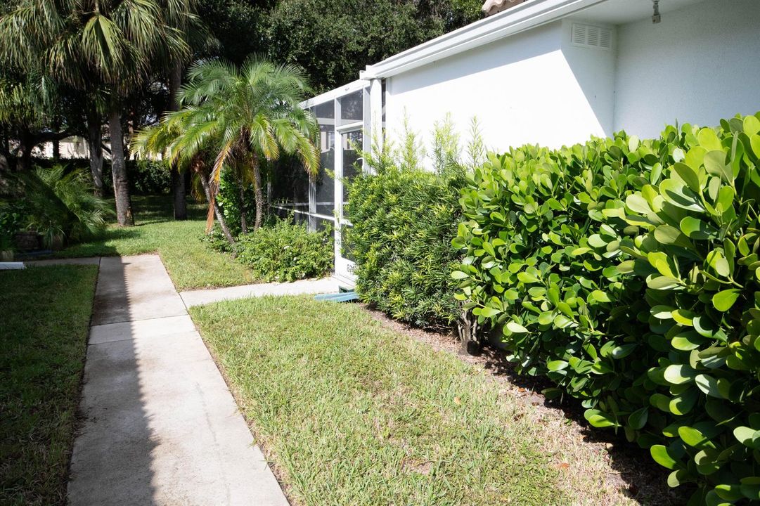 8704 Chapman Oak Court-23