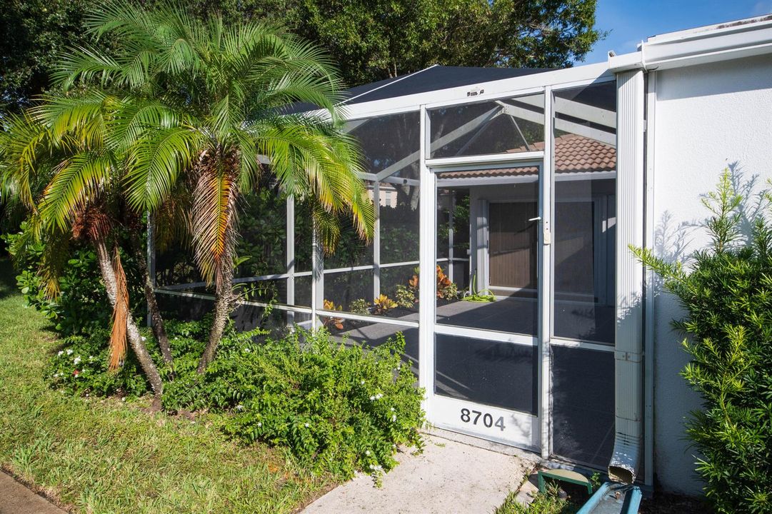 8704 Chapman Oak Court-1