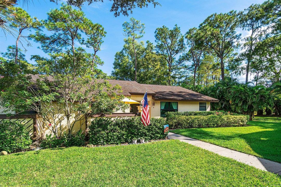 003-144KarandaCourt-RoyalPalmBeach-FL-33