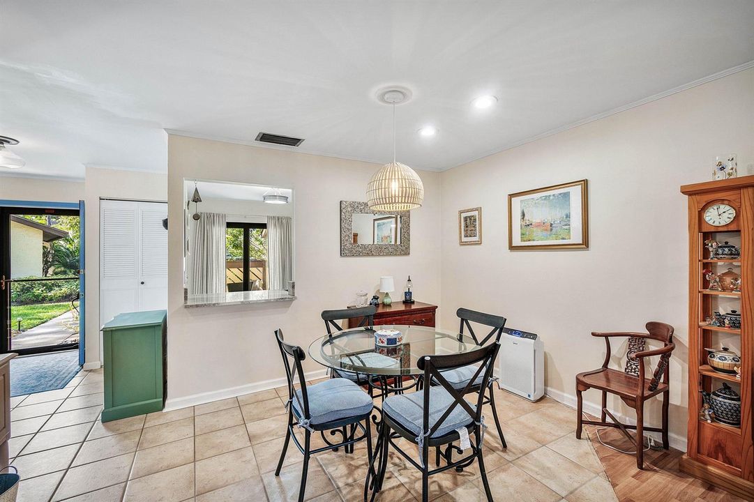 014-144KarandaCourt-RoyalPalmBeach-FL-33