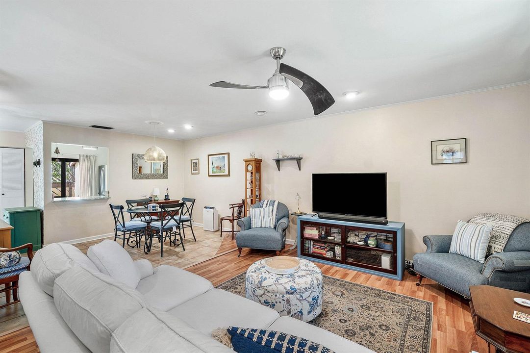017-144KarandaCourt-RoyalPalmBeach-FL-33
