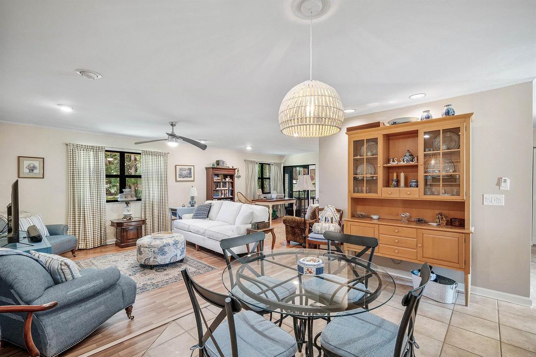 013-144KarandaCourt-RoyalPalmBeach-FL-33