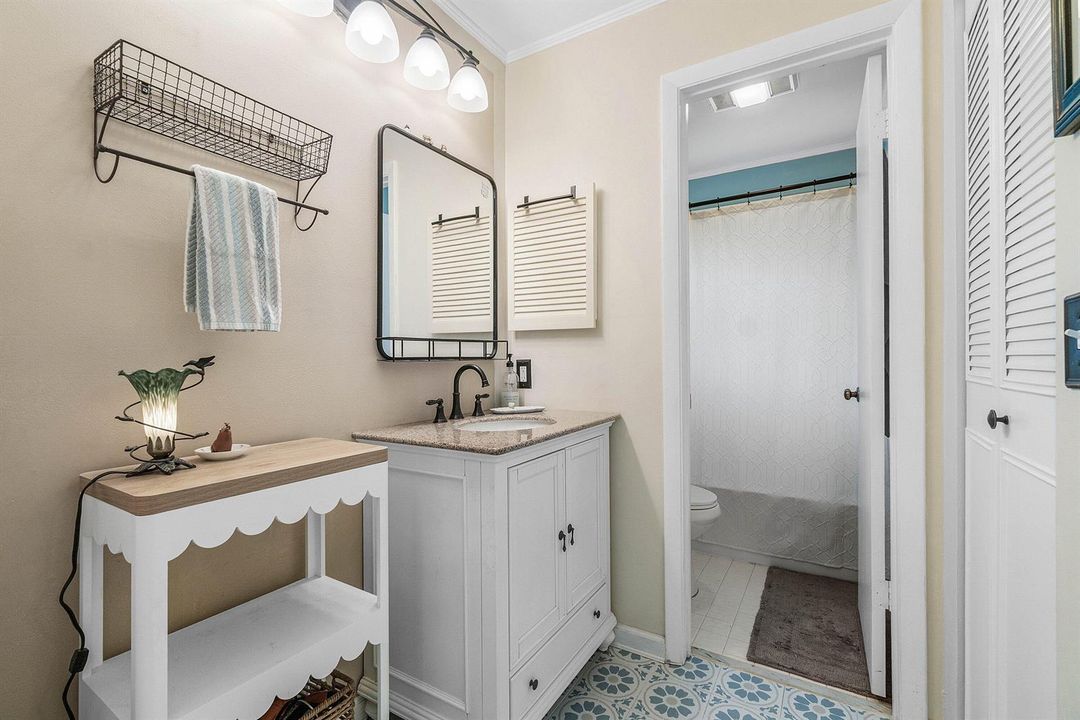 027-144KarandaCourt-RoyalPalmBeach-FL-33
