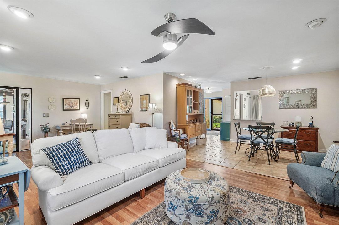 015-144KarandaCourt-RoyalPalmBeach-FL-33