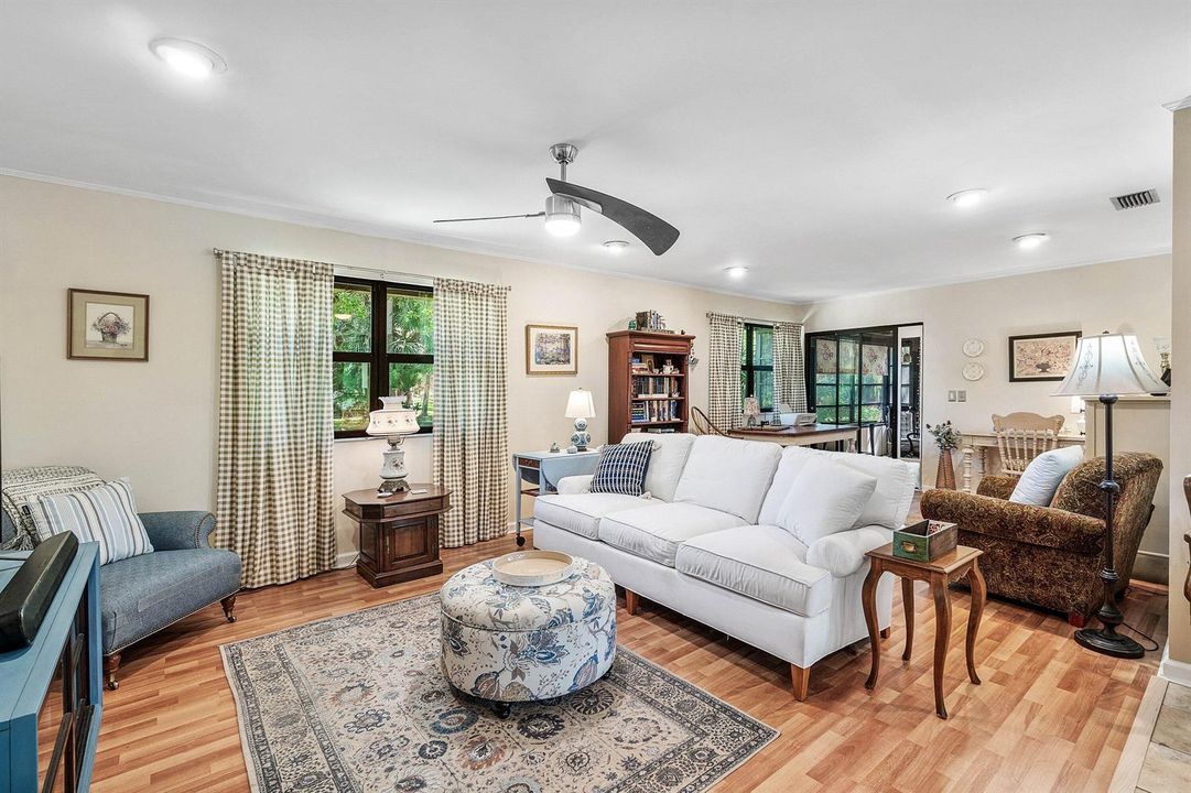 016-144KarandaCourt-RoyalPalmBeach-FL-33