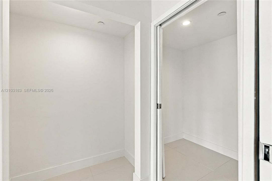For Sale: $682,500 (2 beds, 2 baths, 955 Square Feet)