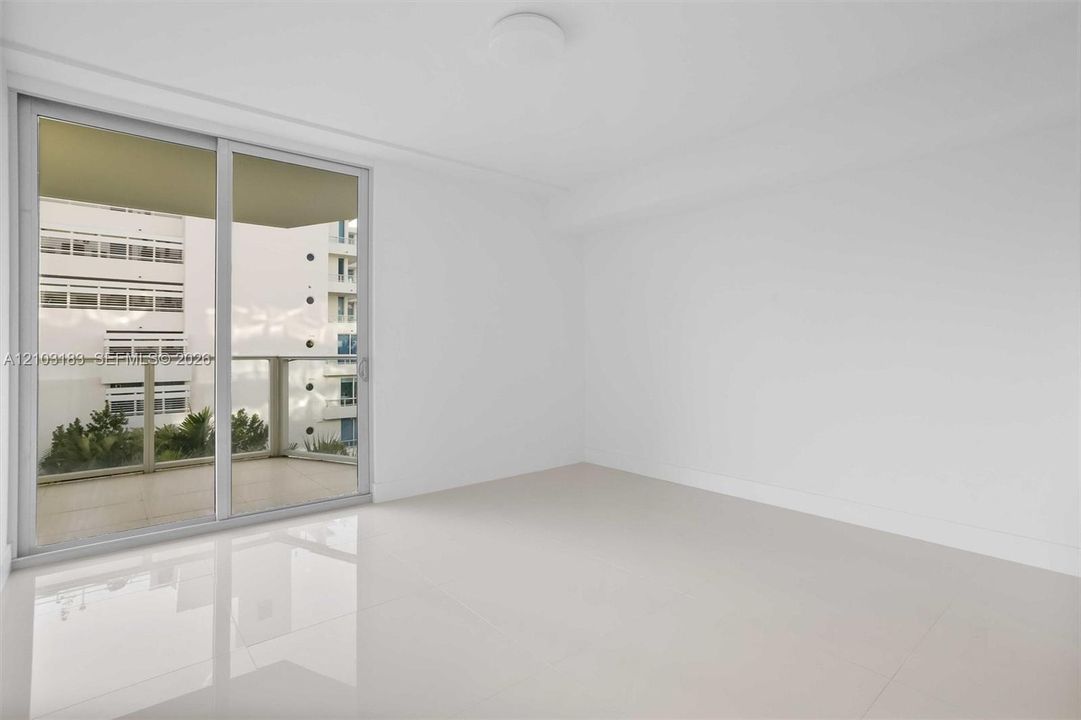 For Sale: $682,500 (2 beds, 2 baths, 955 Square Feet)