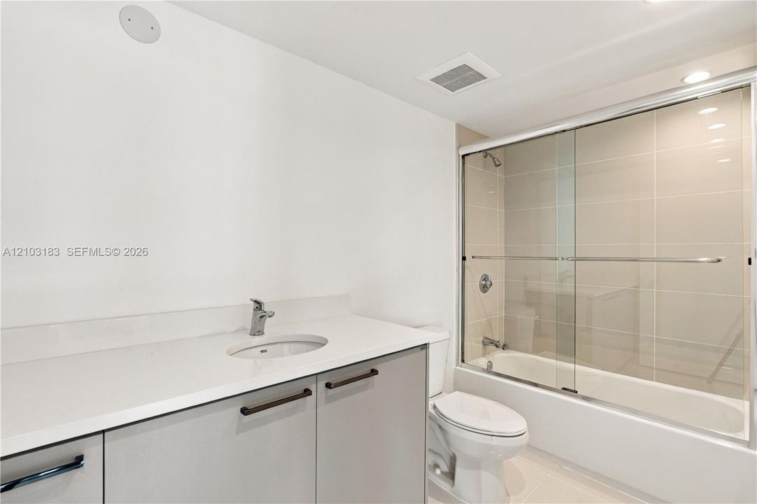 For Sale: $682,500 (2 beds, 2 baths, 955 Square Feet)