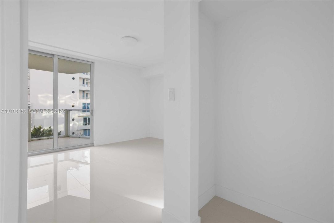 For Sale: $682,500 (2 beds, 2 baths, 955 Square Feet)