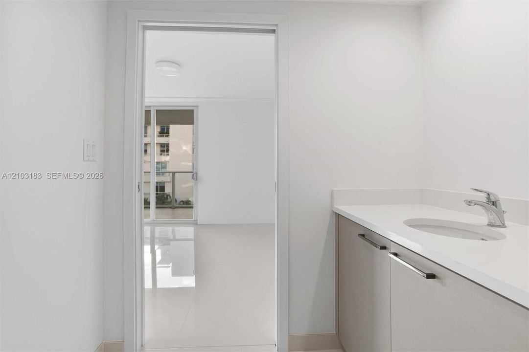 For Sale: $682,500 (2 beds, 2 baths, 955 Square Feet)