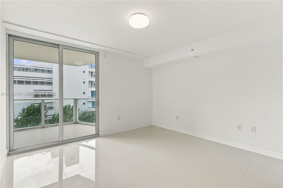 For Sale: $682,500 (2 beds, 2 baths, 955 Square Feet)