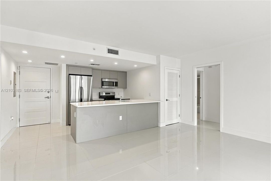 For Sale: $682,500 (2 beds, 2 baths, 955 Square Feet)