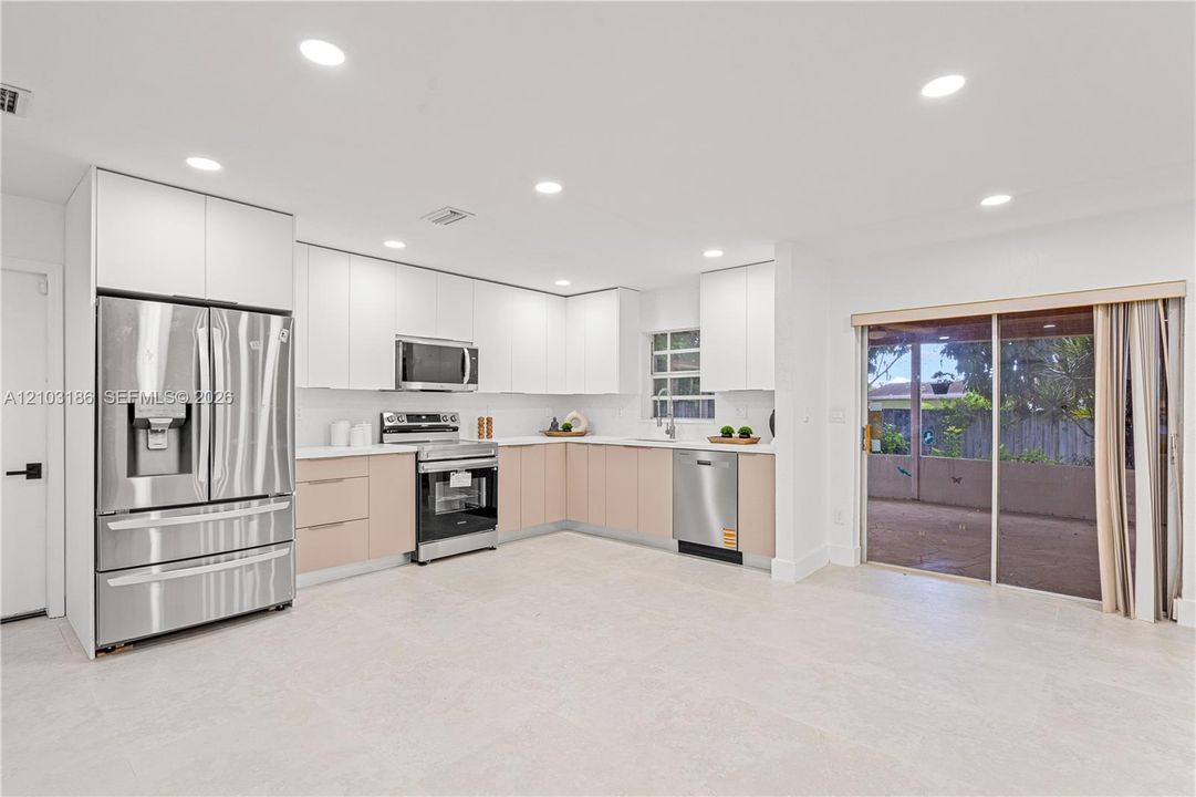 В аренду: $3,900 (3 спален, 2 ванн, 1513 Квадратных фут)