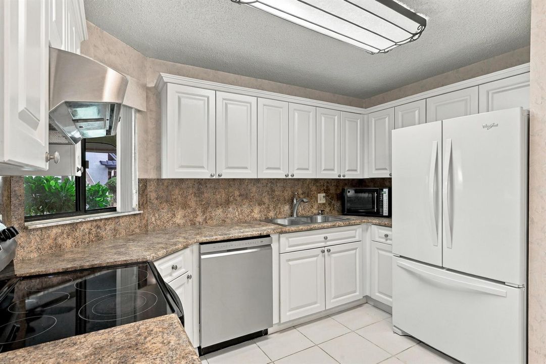 White Kitchen, Granite Countertops