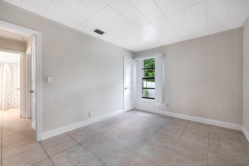 Bedroom #1