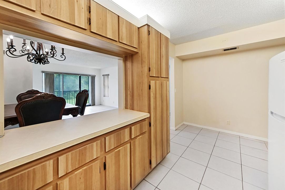 11 Kitchen 03