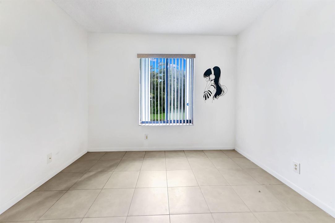 12 Bedroom 01