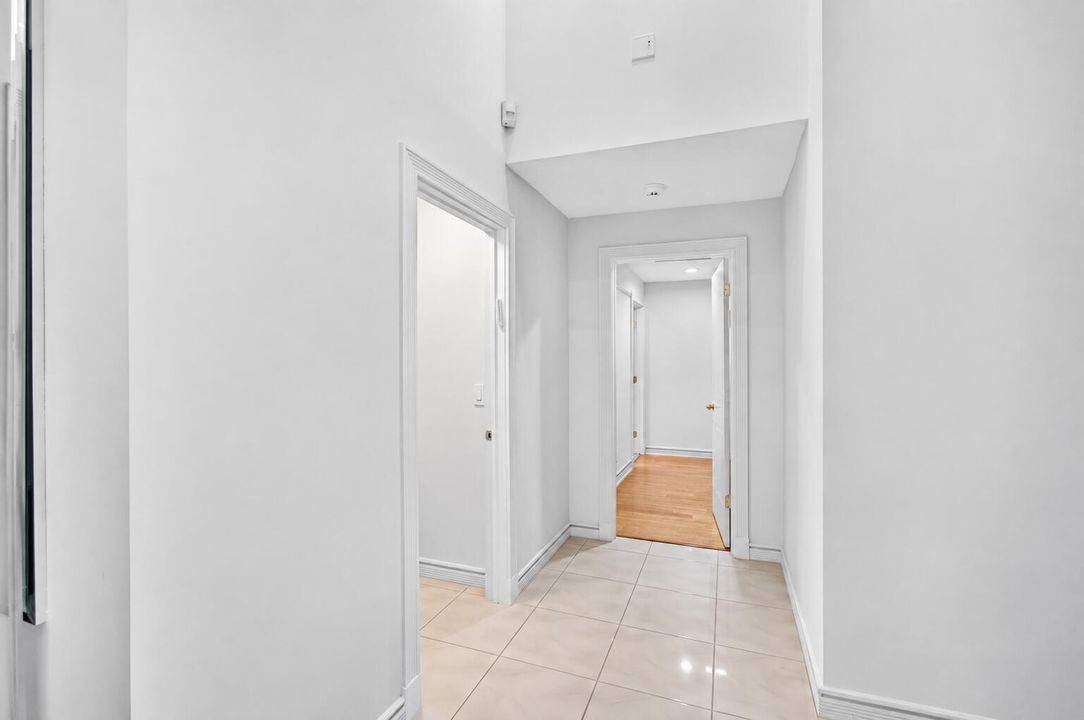 32-bedroom-hallway
