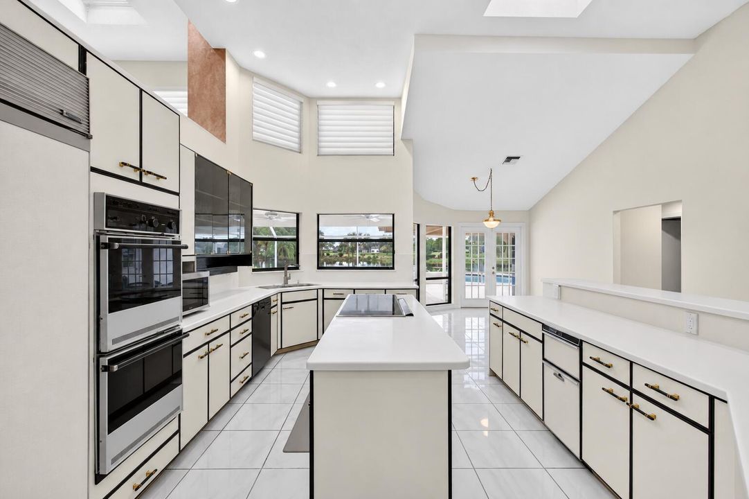11-kitchen-appliances-view