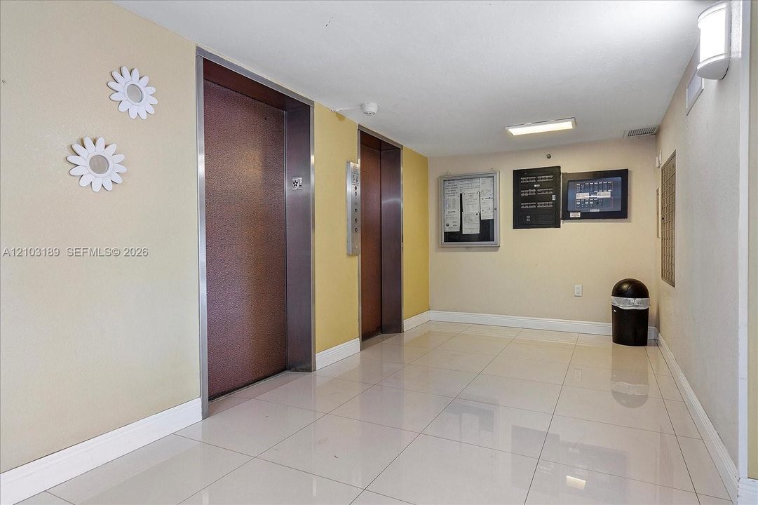 For Rent: $3,100 (2 beds, 2 baths, 933 Square Feet)
