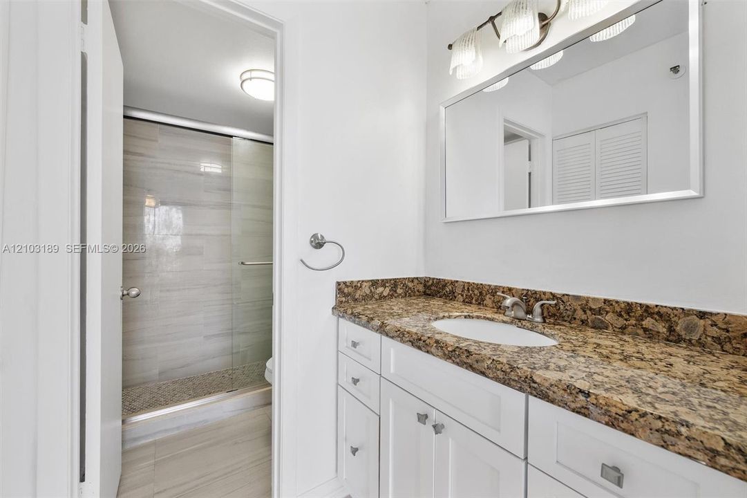 For Rent: $3,100 (2 beds, 2 baths, 933 Square Feet)