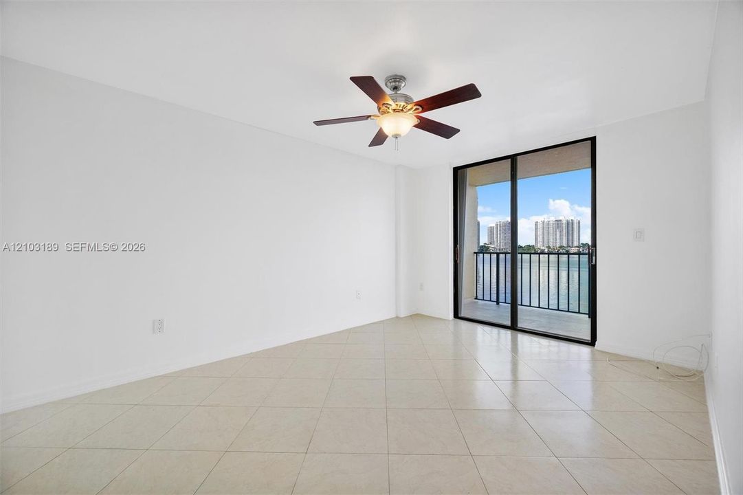 For Rent: $3,100 (2 beds, 2 baths, 933 Square Feet)