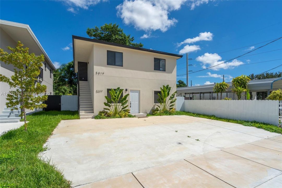 For Rent: $3,300 (3 beds, 2 baths, 1250 Square Feet)