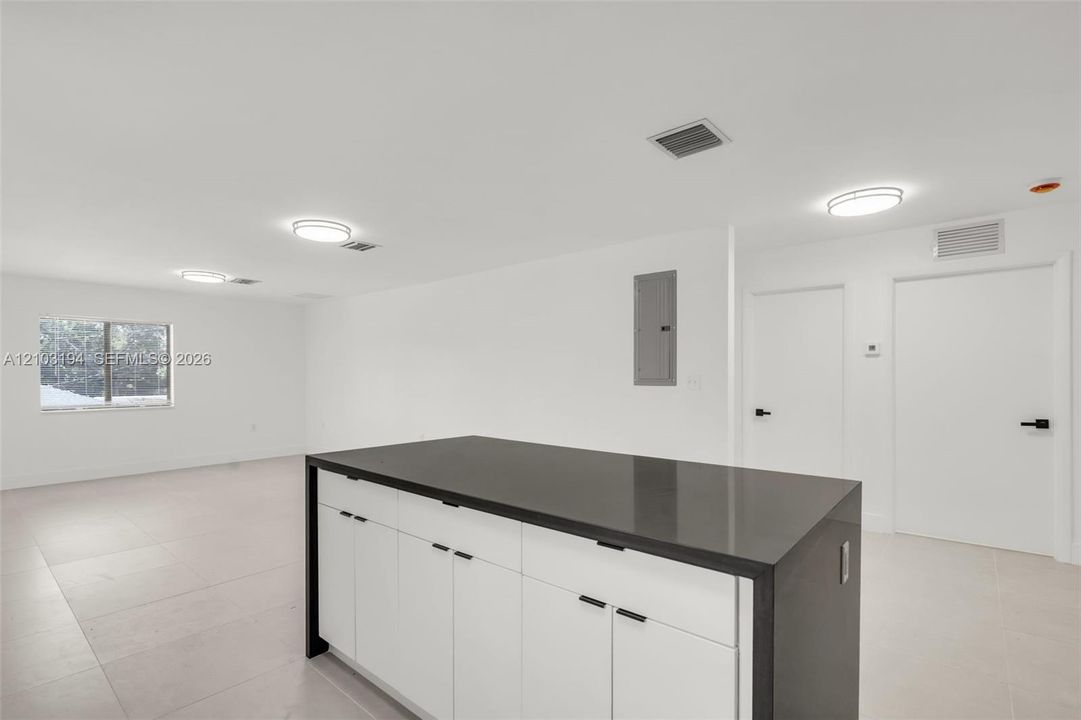 For Rent: $3,300 (3 beds, 2 baths, 1250 Square Feet)
