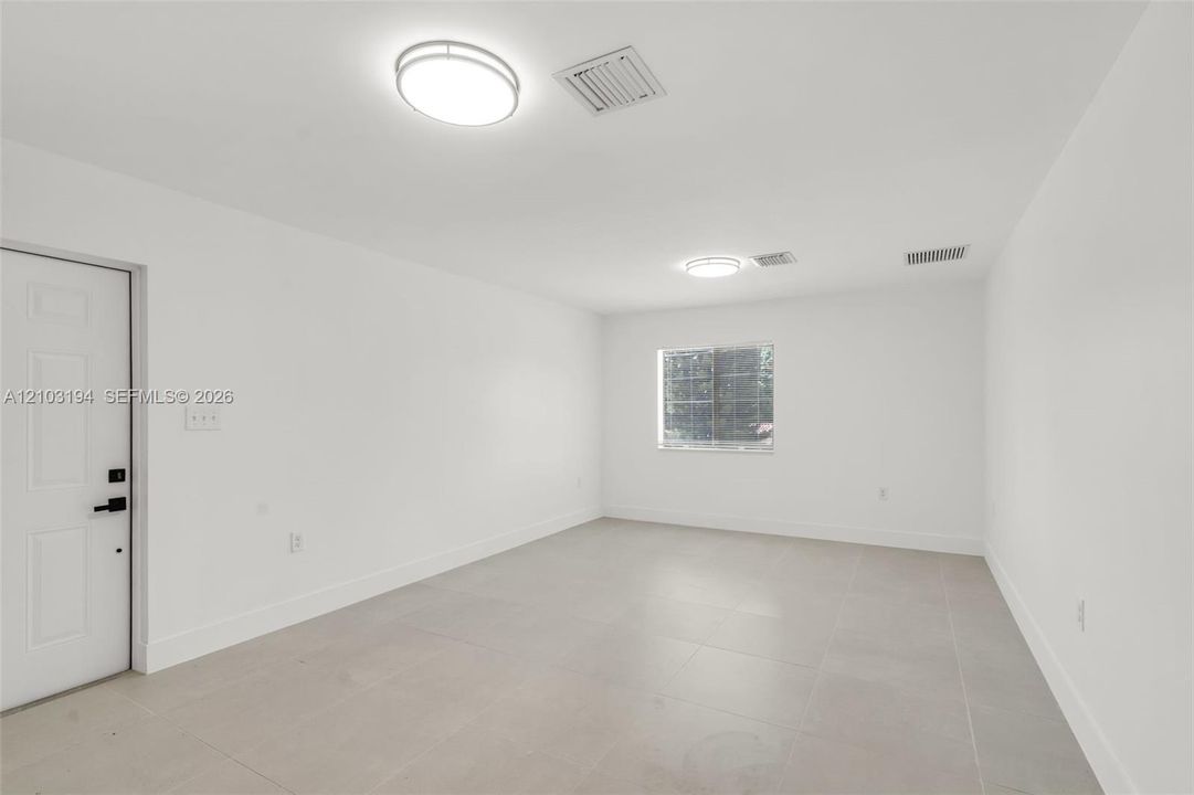 For Rent: $3,300 (3 beds, 2 baths, 1250 Square Feet)