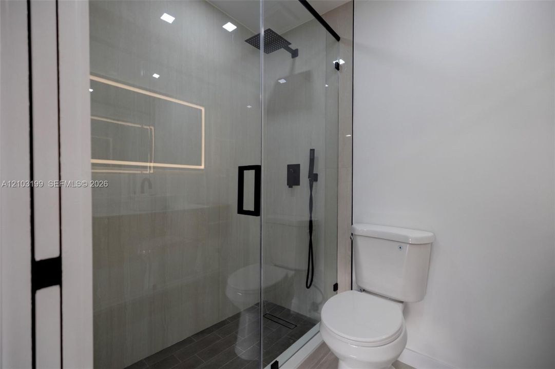 For Rent: $2,700 (2 beds, 2 baths, 857 Square Feet)