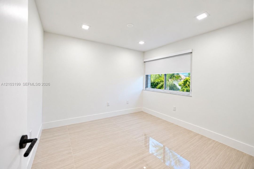 For Rent: $2,700 (2 beds, 2 baths, 857 Square Feet)