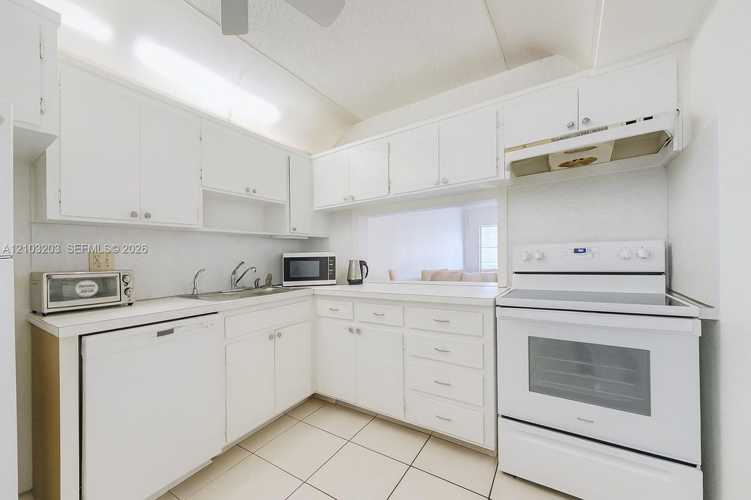 На продажу: $125,000 (1 спален, 1 ванн, 770 Квадратных фут)