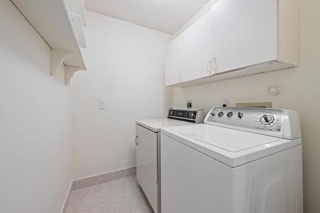 370 Prestwick Cir apt 2-12