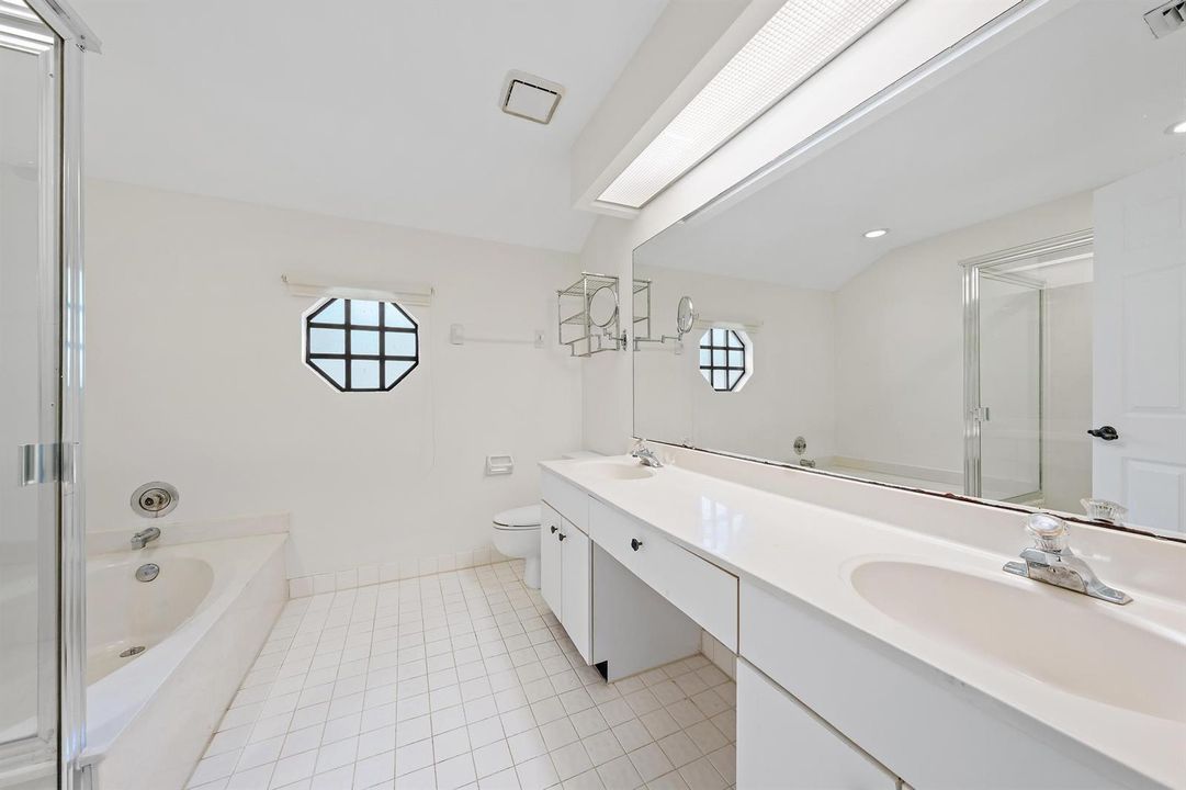 370 Prestwick Cir apt 2-21