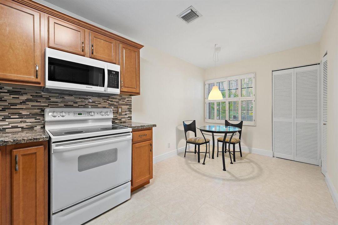 370 Prestwick Cir apt 2-11