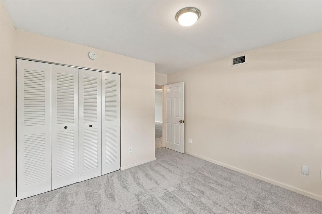 20_bedroom